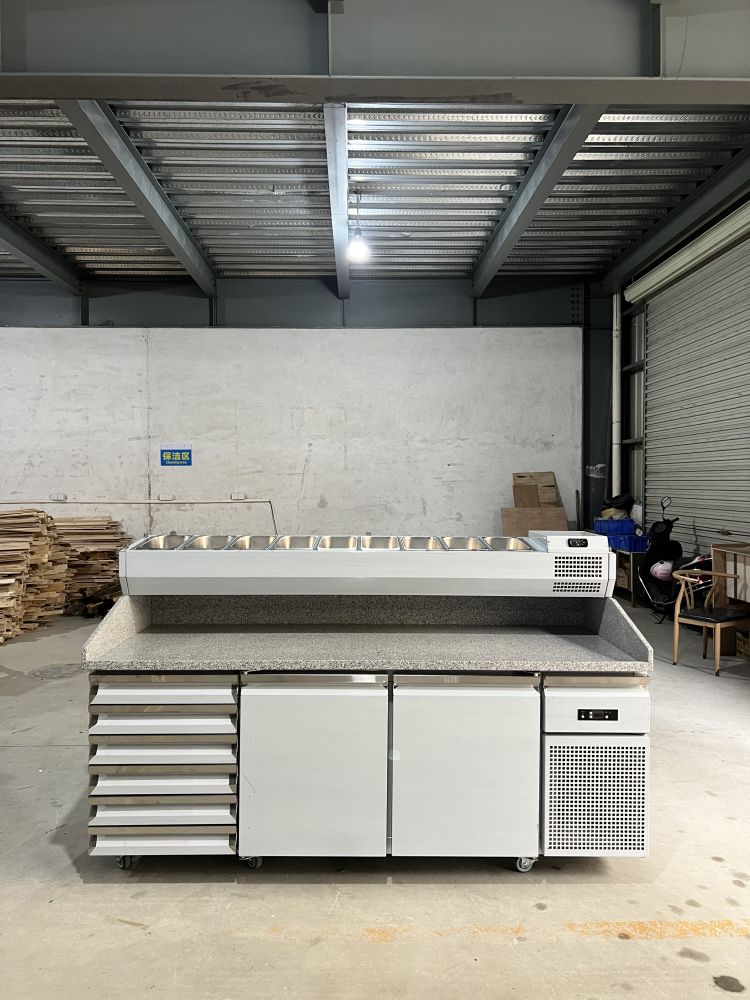 Commercial Kitchen Vent - Table de préparation à pizza réfrigérée
